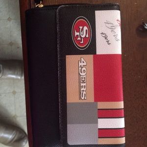 San Francisco’s 49ers woman’s Wallet